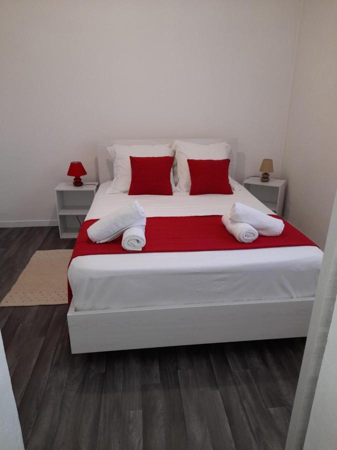 Apartament Chez Lucile Et Gilbert Bouillante Zewnętrze zdjęcie
